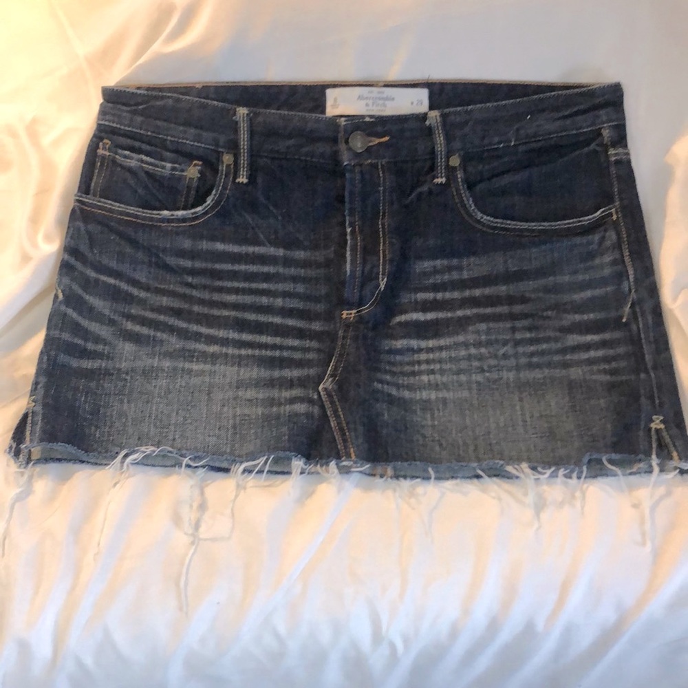 Abercrombie & Fitch Frayed Denim Skirt Size 8